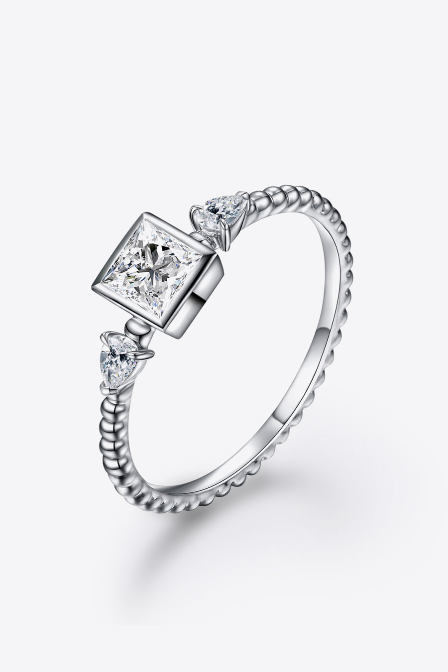 Moissanite Square Shape 925 Sterling Silver RingIncludes:A matching box.No certificate of authenticity and limited warranty card with gemological research association (GRA), because a single moissanite has fewer cMoissanite Square Shape 925 Sterling Silver Ring